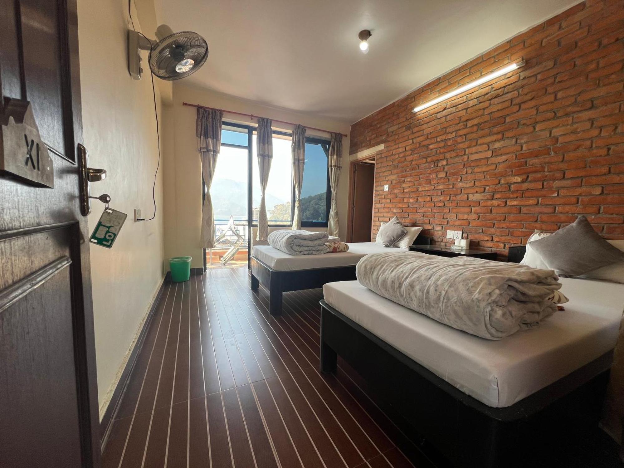 Little Pilgrim Family Lodge Похара Екстериор снимка